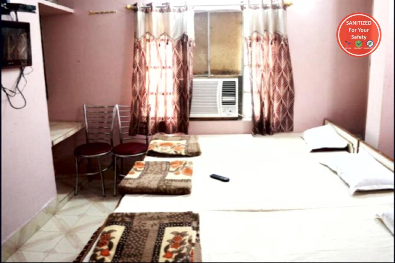 Hotel P N Ganga Varanasi Esterno foto